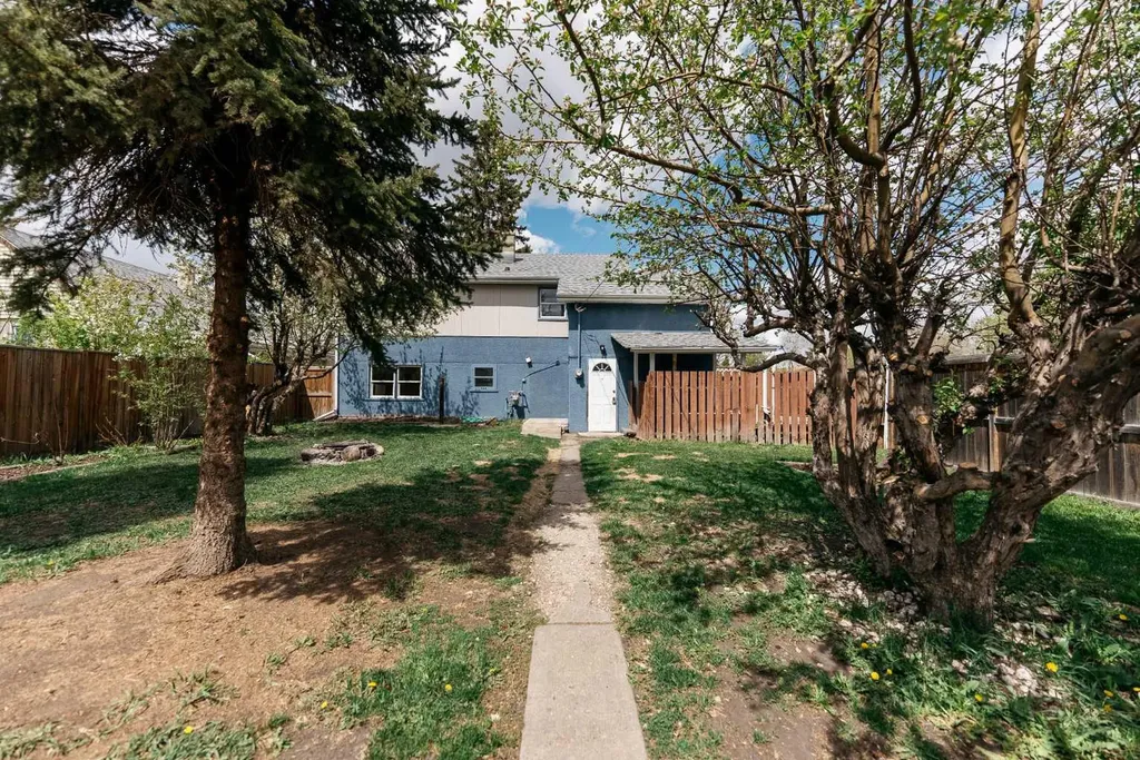3901 50 Street Red Deer AB T4N 1W2