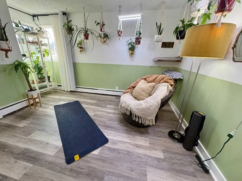 1607 26 Avenue SW Calgary AB T2T 1C7