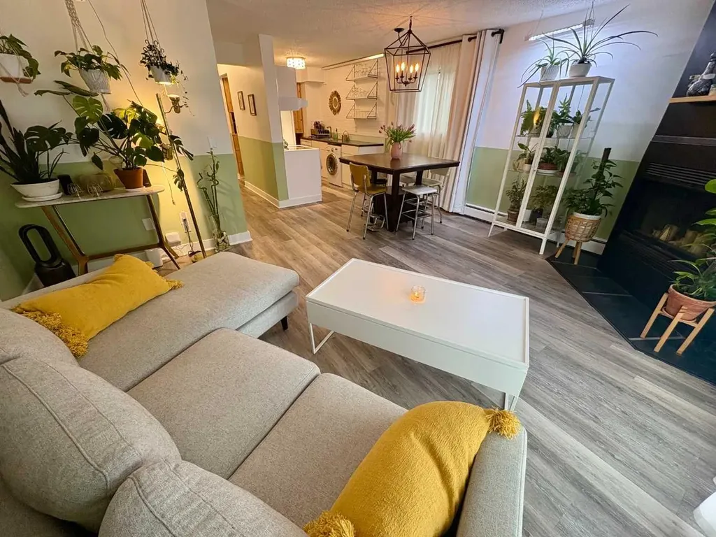 1607 26 Avenue SW Calgary AB T2T 1C7
