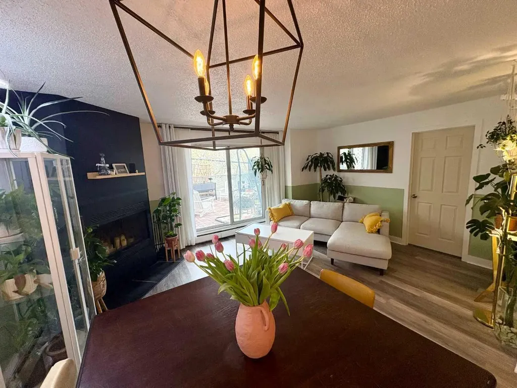 1607 26 Avenue SW Calgary AB T2T 1C7