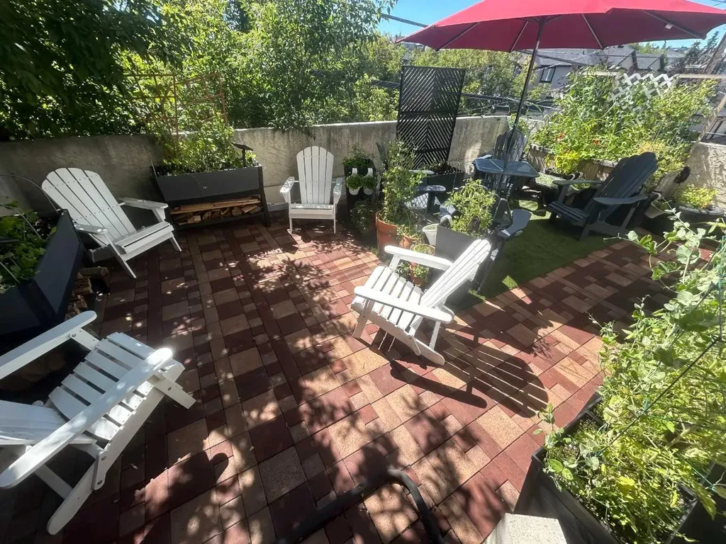 1607 26 Avenue SW Calgary AB T2T 1C7