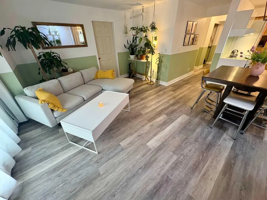 1607 26 Avenue SW Calgary AB T2T 1C7