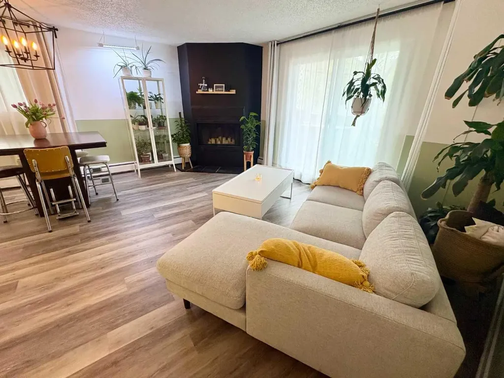 1607 26 Avenue SW Calgary AB T2T 1C7