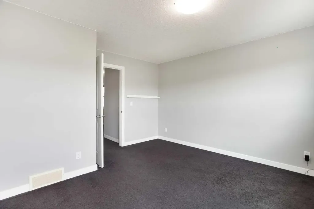 342 Hillcrest Circle SW Airdrie AB T4B 4B3