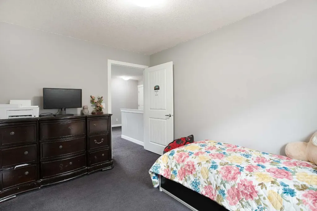 342 Hillcrest Circle SW Airdrie AB T4B 4B3