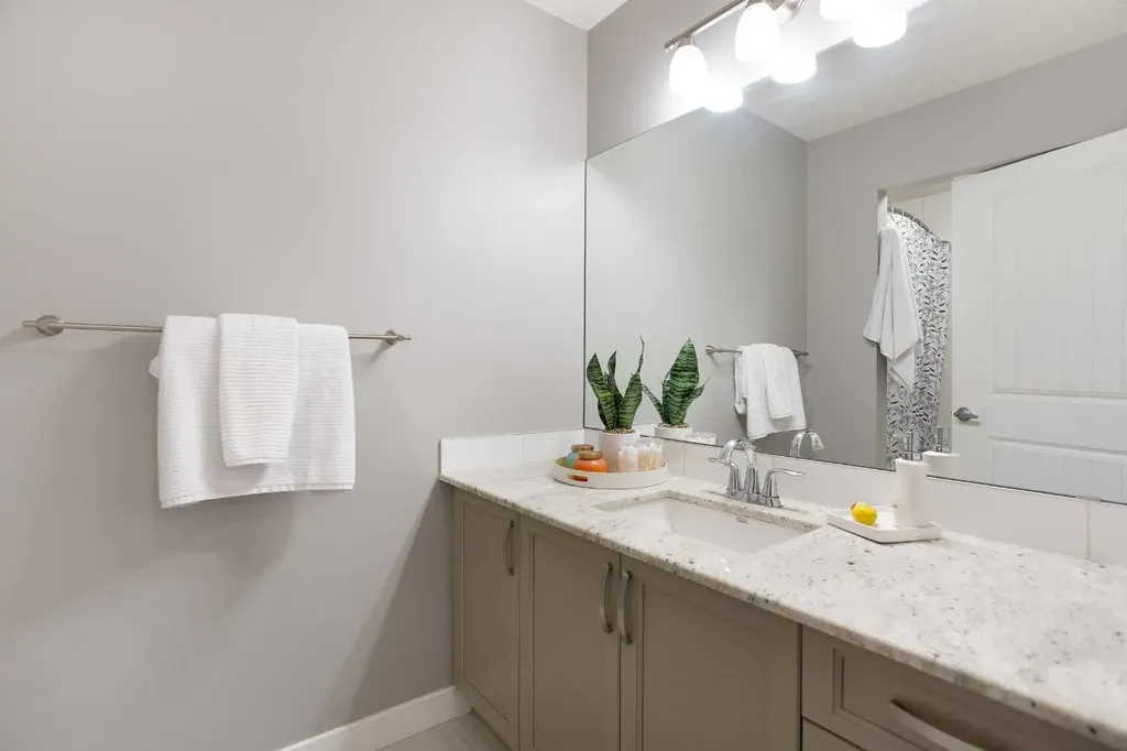 342 Hillcrest Circle SW Airdrie AB T4B 4B3