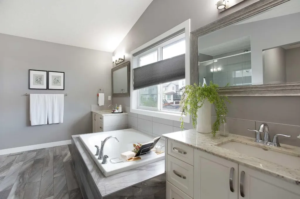 342 Hillcrest Circle SW Airdrie AB T4B 4B3