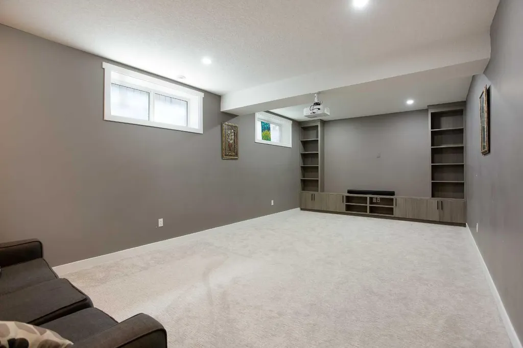 342 Hillcrest Circle SW Airdrie AB T4B 4B3