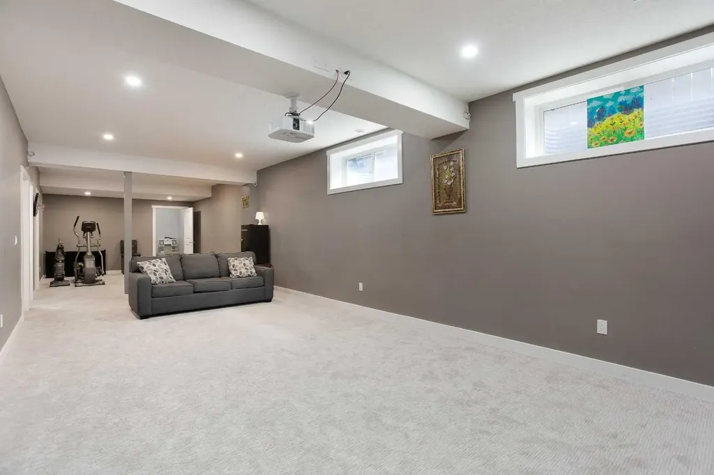 342 Hillcrest Circle SW Airdrie AB T4B 4B3