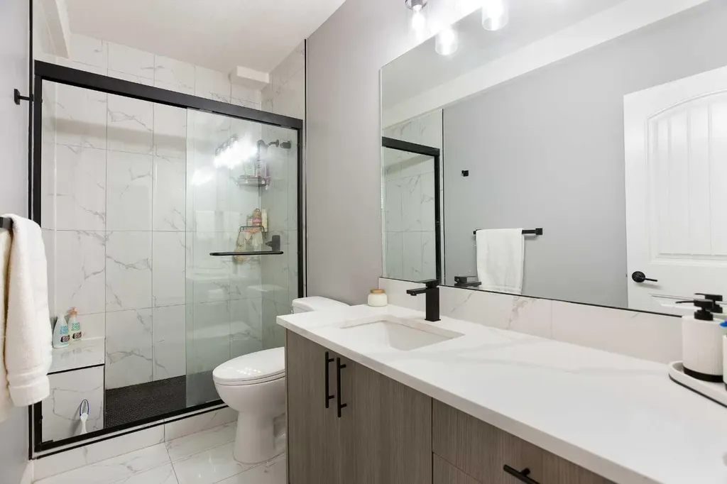 342 Hillcrest Circle SW Airdrie AB T4B 4B3