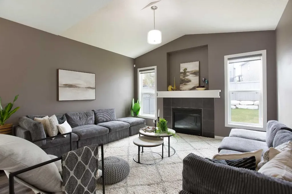 342 Hillcrest Circle SW Airdrie AB T4B 4B3