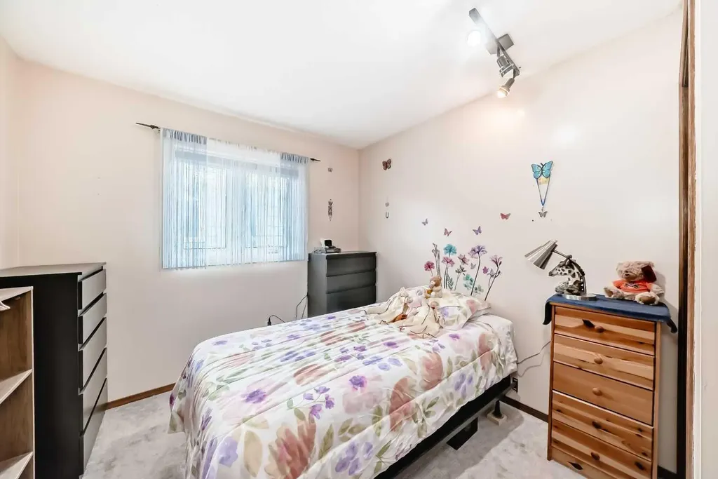 481 Sunmills Drive SE Calgary AB T2X 2T5