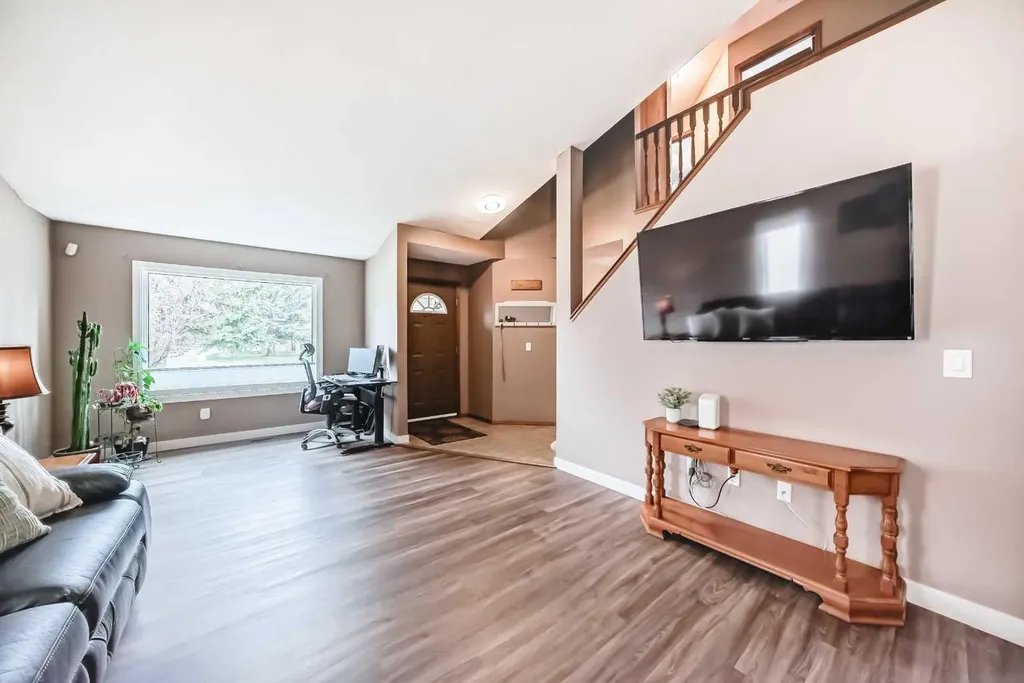 481 Sunmills Drive SE Calgary AB T2X 2T5