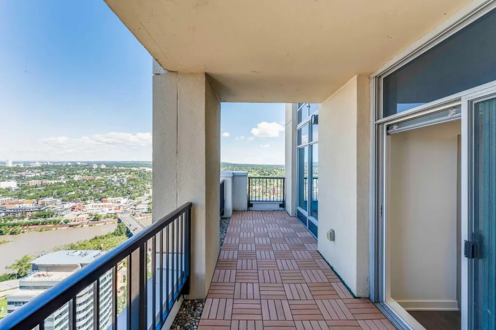 930 6 Avenue SW Calgary AB T2P 1J3