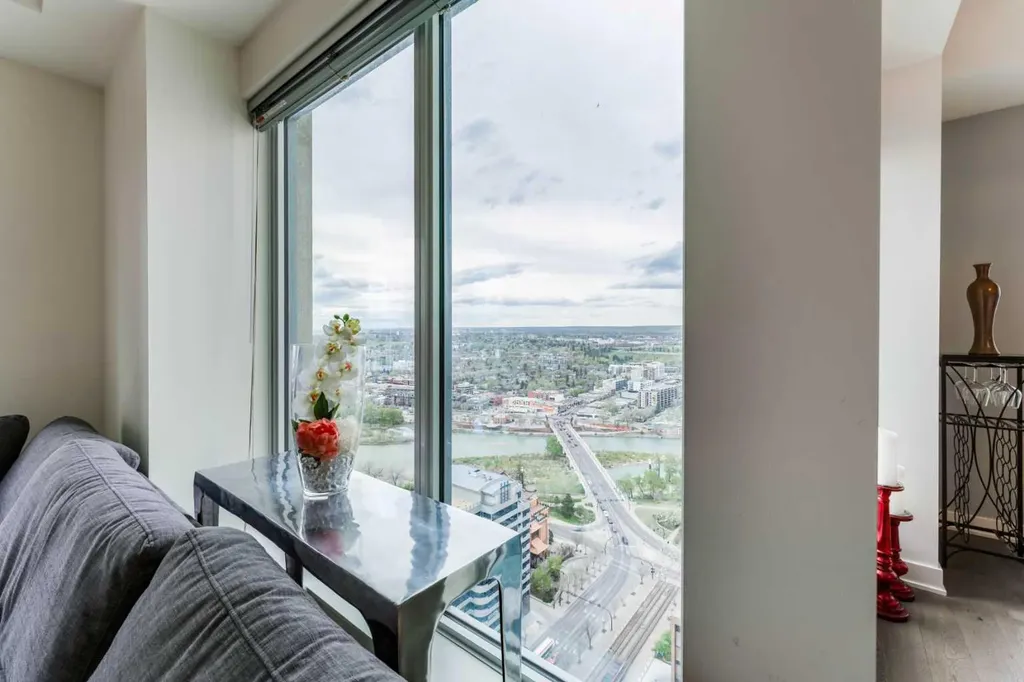 930 6 Avenue SW Calgary AB T2P 1J3