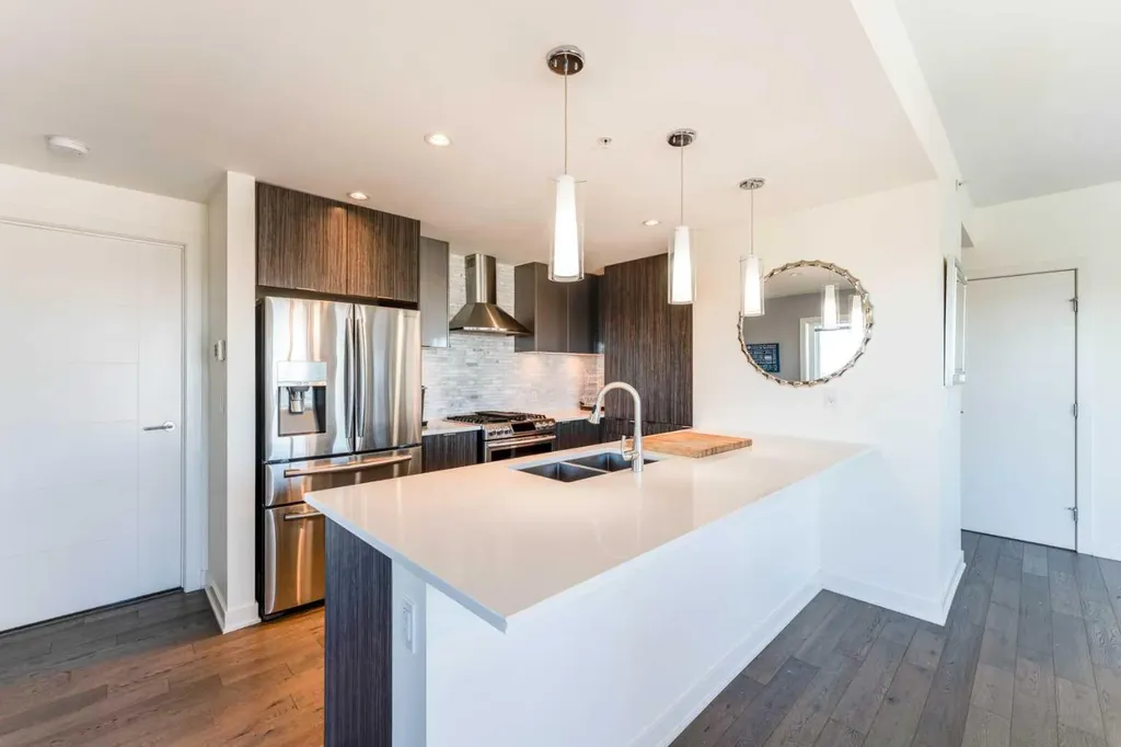 930 6 Avenue SW Calgary AB T2P 1J3