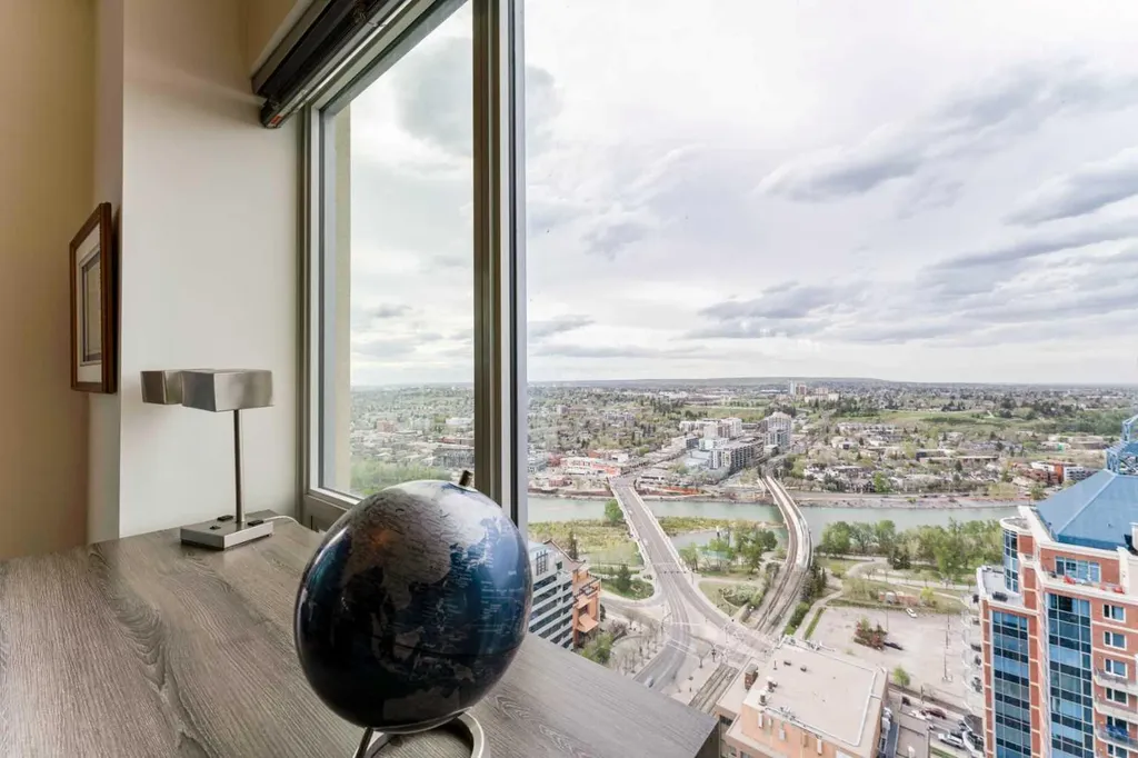 930 6 Avenue SW Calgary AB T2P 1J3