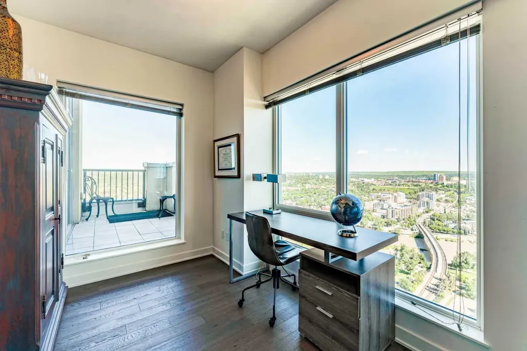 930 6 Avenue SW Calgary AB T2P 1J3