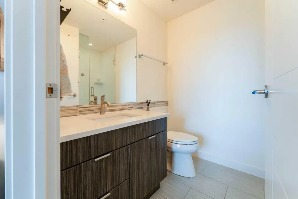 930 6 Avenue SW Calgary AB T2P 1J3