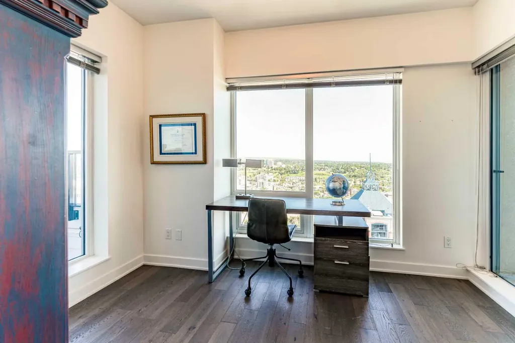930 6 Avenue SW Calgary AB T2P 1J3