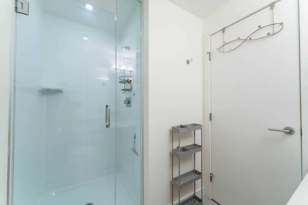 930 6 Avenue SW Calgary AB T2P 1J3