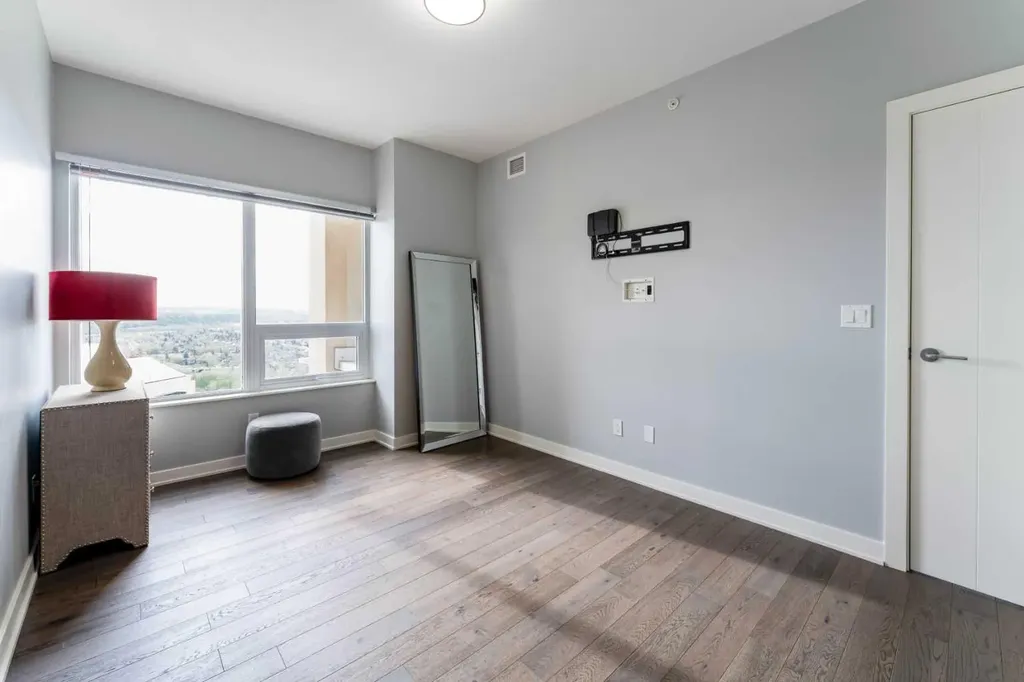 930 6 Avenue SW Calgary AB T2P 1J3