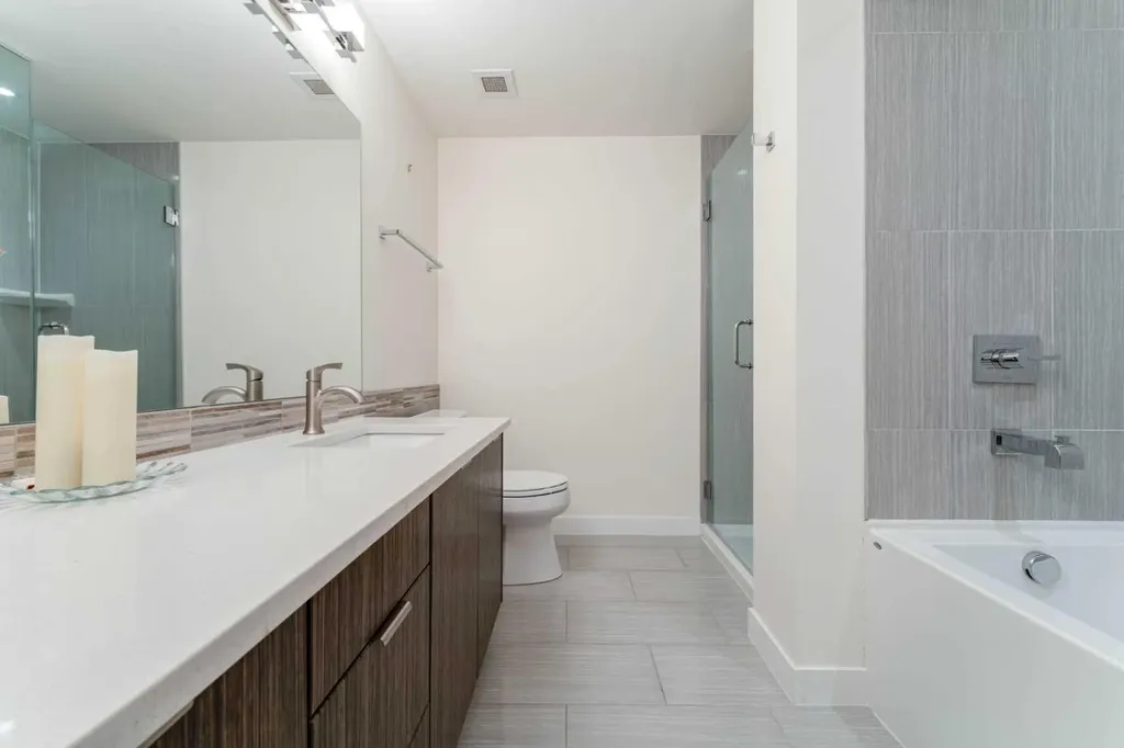 930 6 Avenue SW Calgary AB T2P 1J3