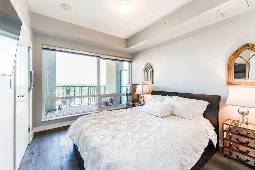 930 6 Avenue SW Calgary AB T2P 1J3