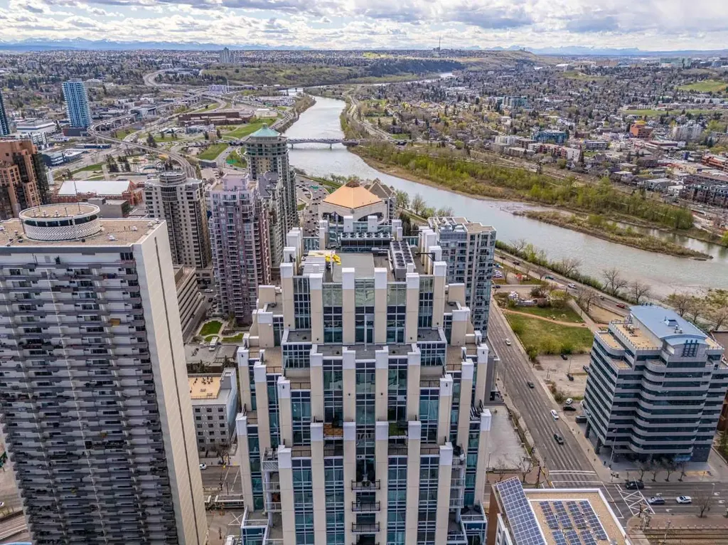 930 6 Avenue SW Calgary AB T2P 1J3