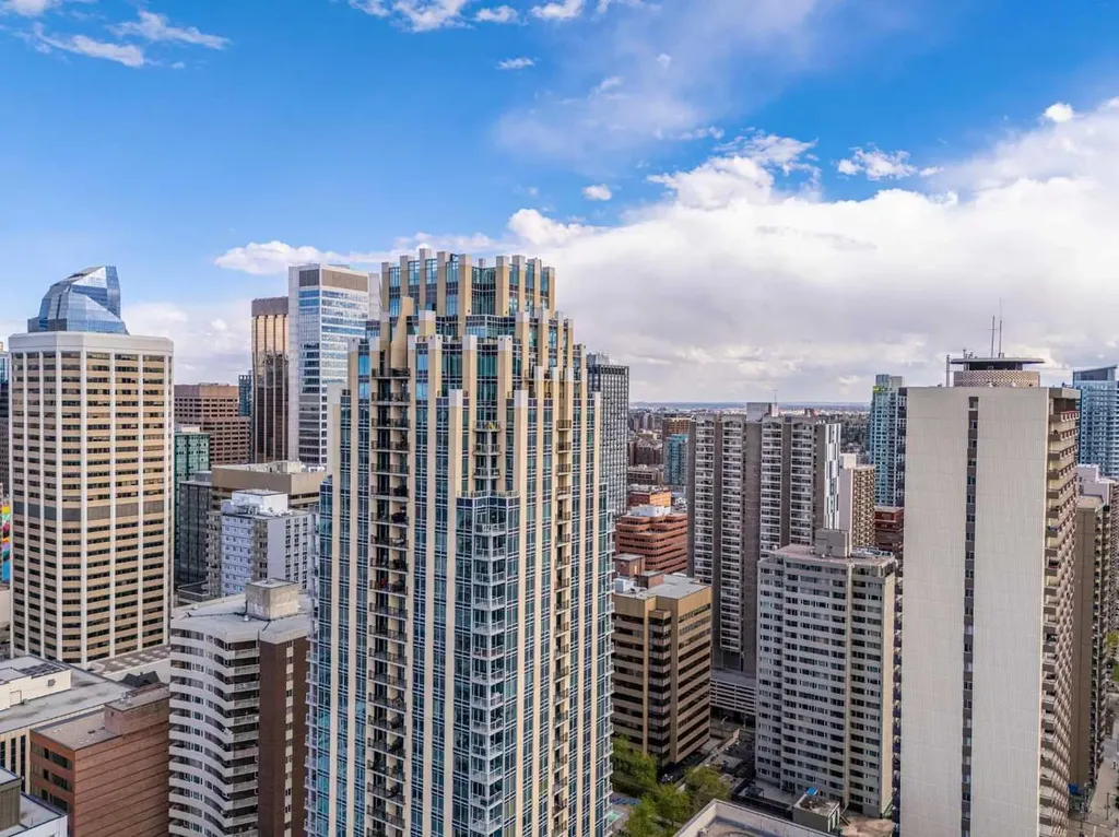 930 6 Avenue SW Calgary AB T2P 1J3