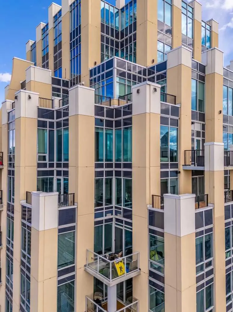930 6 Avenue SW Calgary AB T2P 1J3