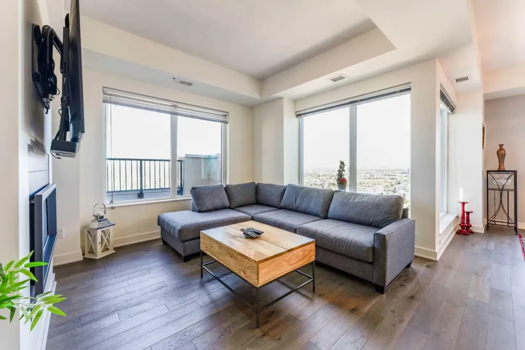 930 6 Avenue SW Calgary AB T2P 1J3