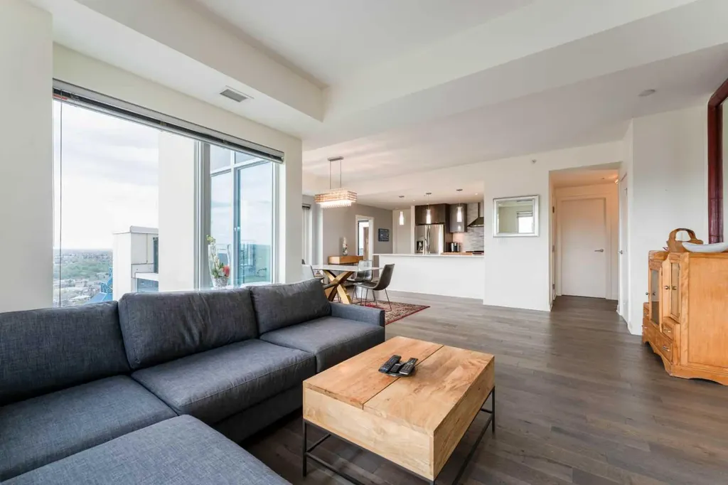 930 6 Avenue SW Calgary AB T2P 1J3
