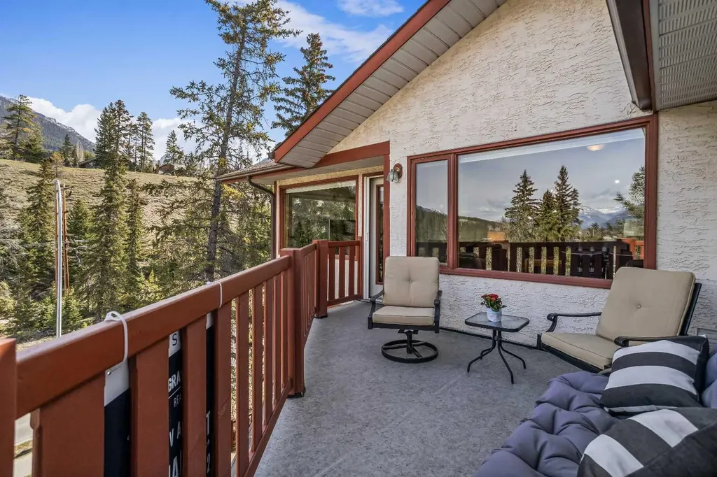 9 Blackrock Crescent W Canmore AB T1W 1A2