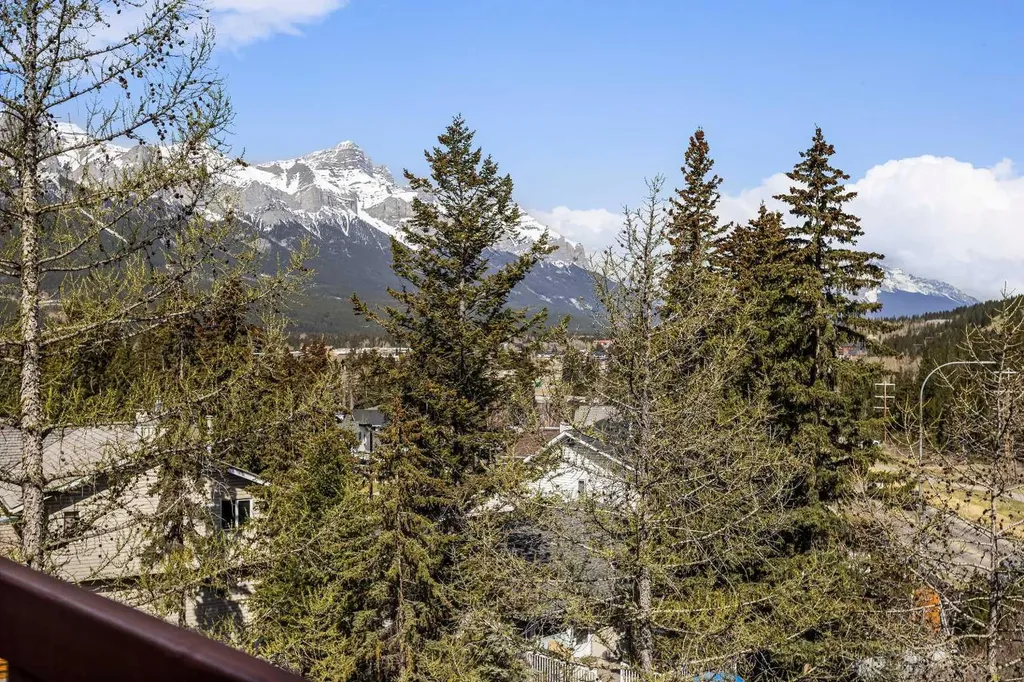 9 Blackrock Crescent W Canmore AB T1W 1A2