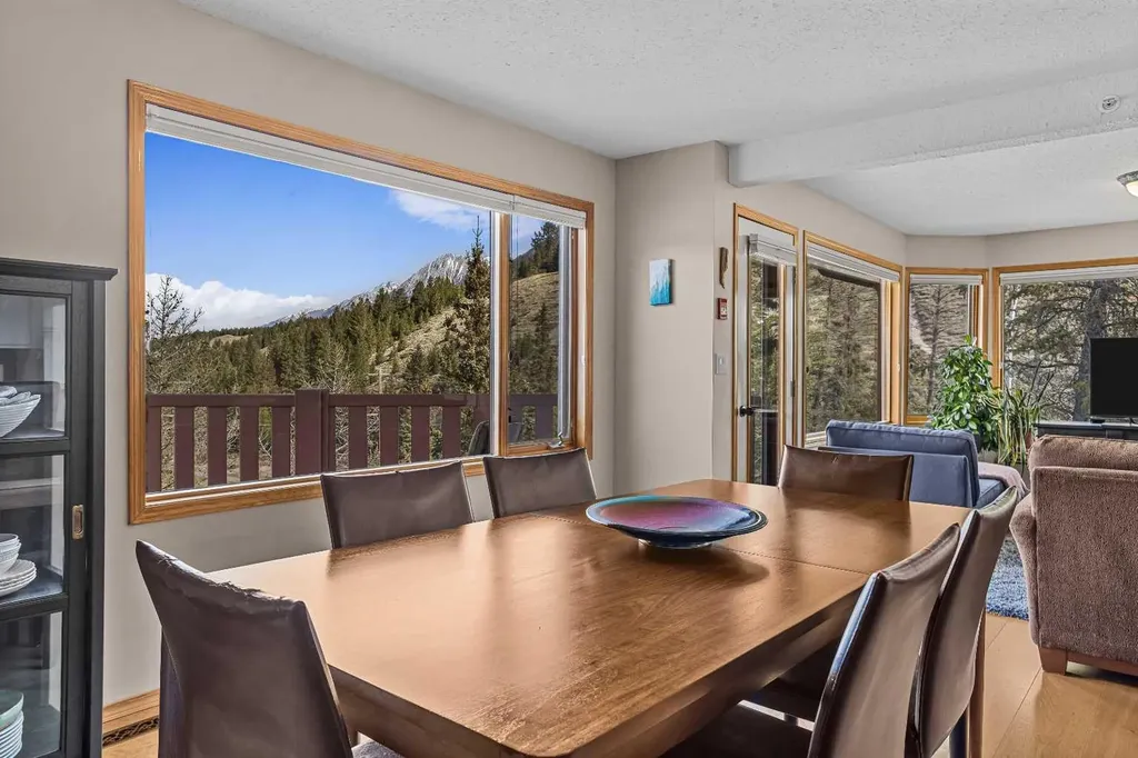 9 Blackrock Crescent W Canmore AB T1W 1A2