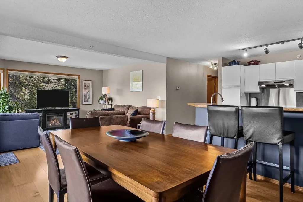 9 Blackrock Crescent W Canmore AB T1W 1A2
