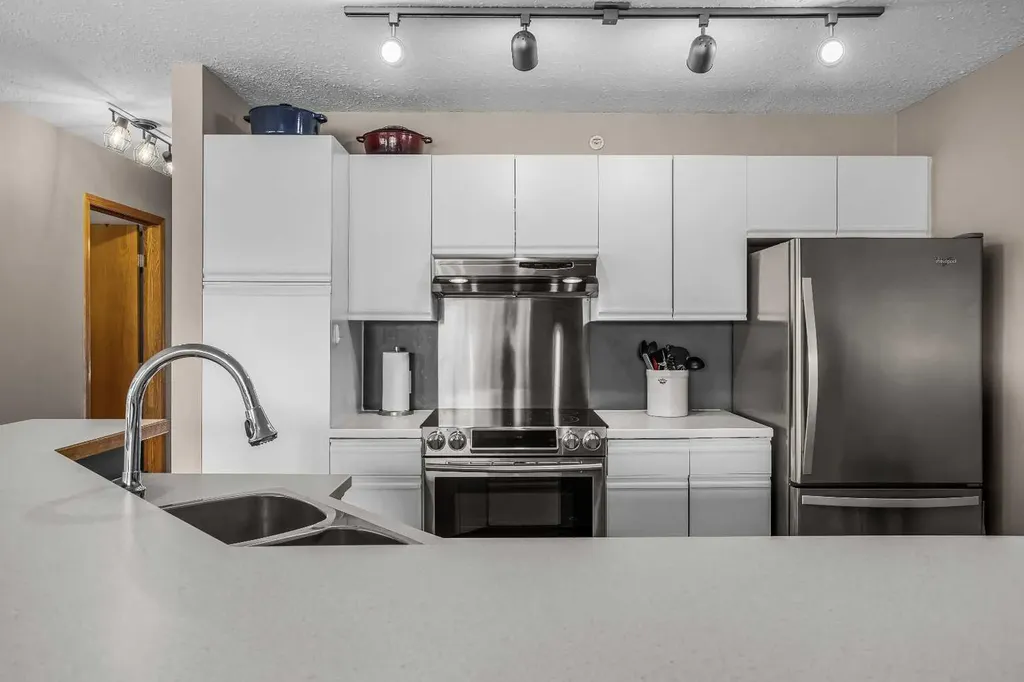 9 Blackrock Crescent W Canmore AB T1W 1A2