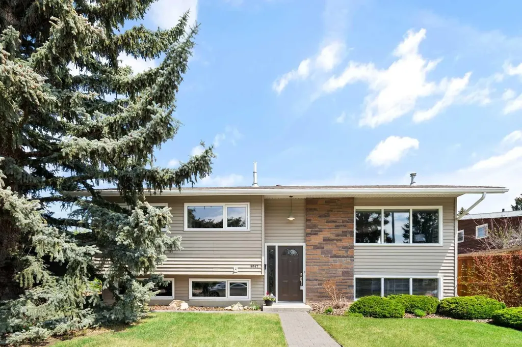 5047 Batchelor Crescent NW Calgary AB T2L 1S8