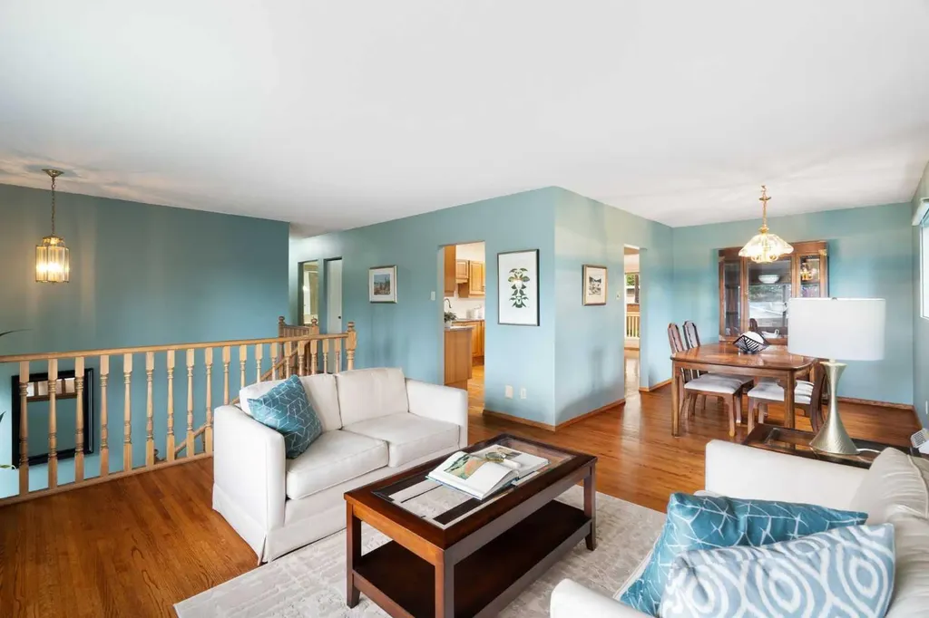 5047 Batchelor Crescent NW Calgary AB T2L 1S8