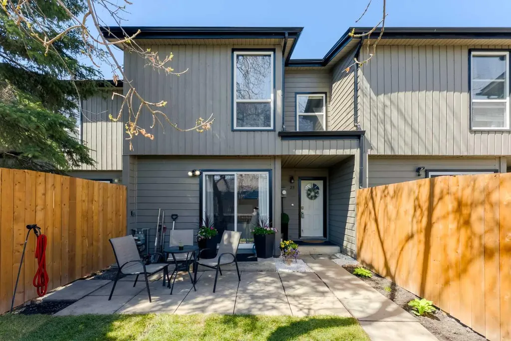 420 Grier Avenue NE Calgary AB T2K 5X6