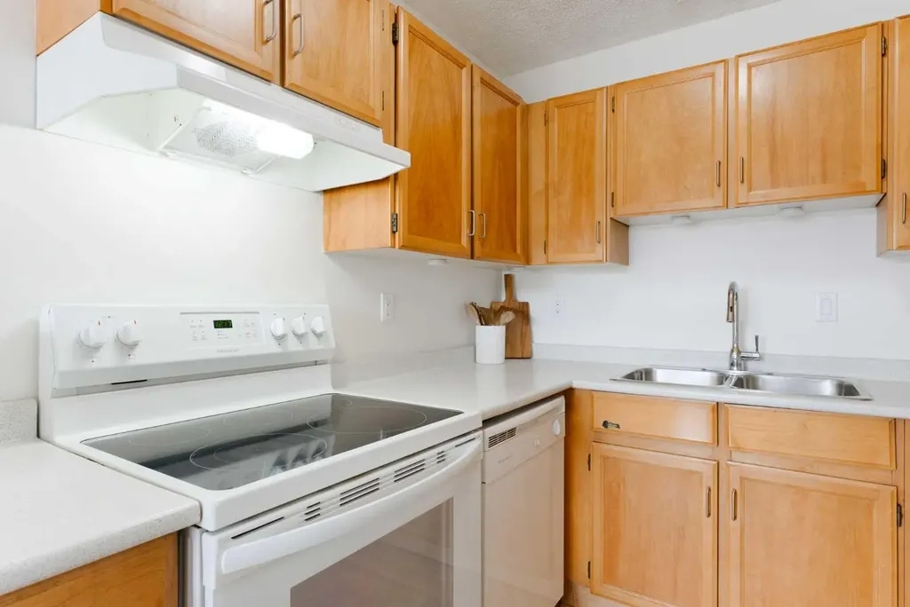 420 Grier Avenue NE Calgary AB T2K 5X6