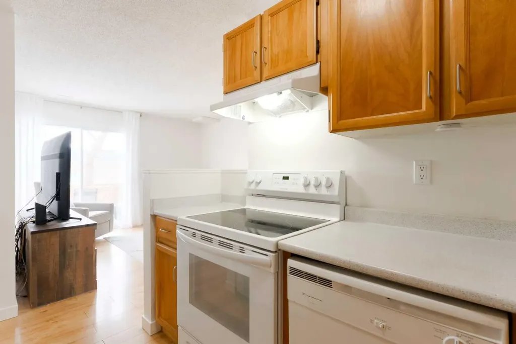 420 Grier Avenue NE Calgary AB T2K 5X6