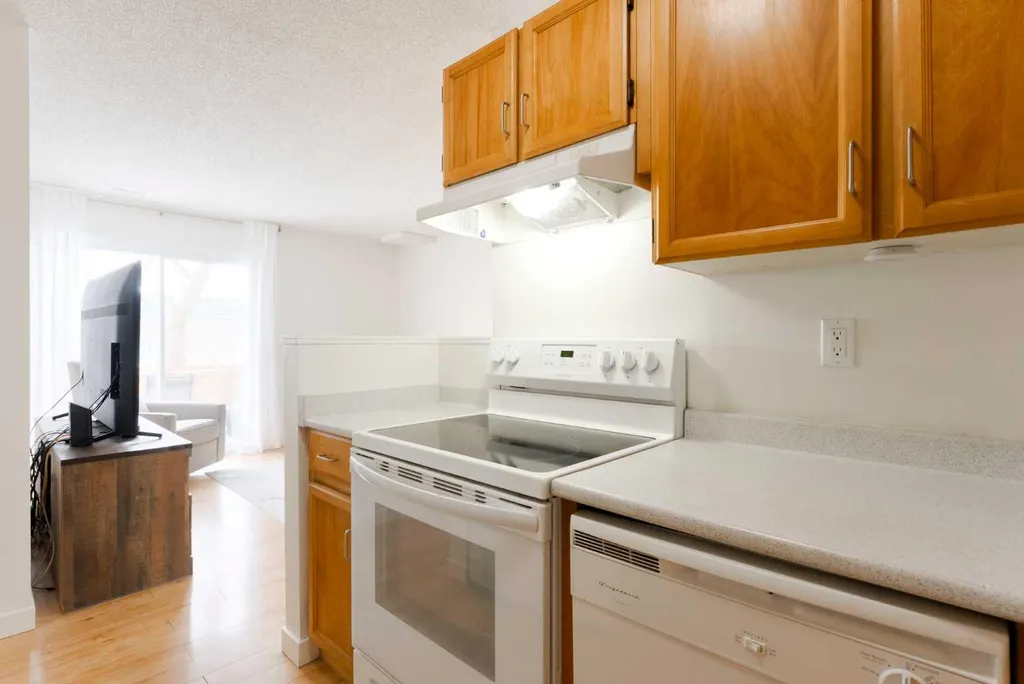 420 Grier Avenue NE Calgary AB T2K 5X6