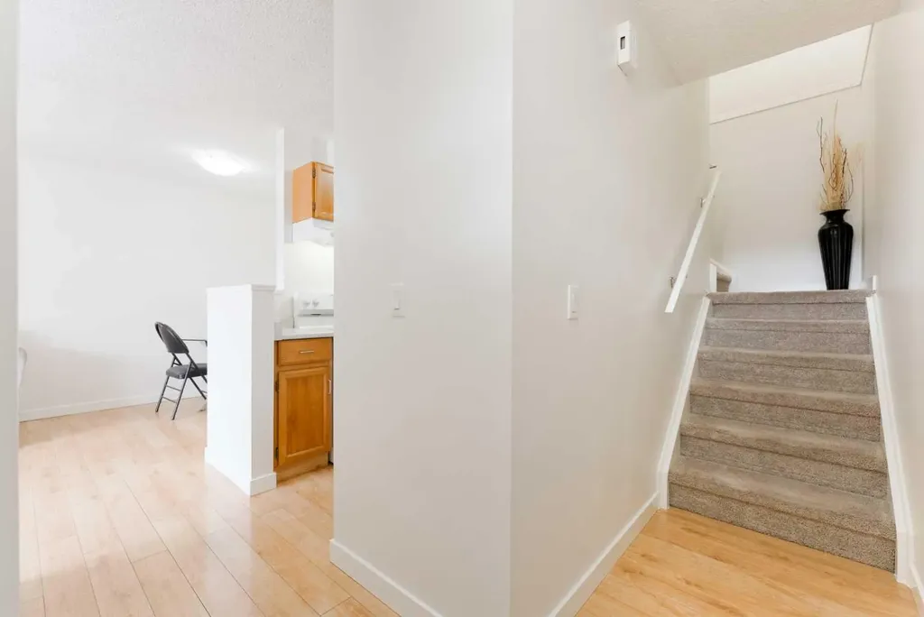 420 Grier Avenue NE Calgary AB T2K 5X6