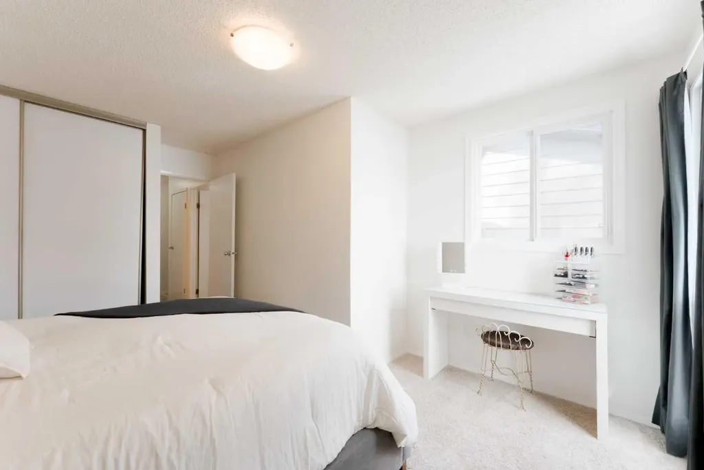 420 Grier Avenue NE Calgary AB T2K 5X6