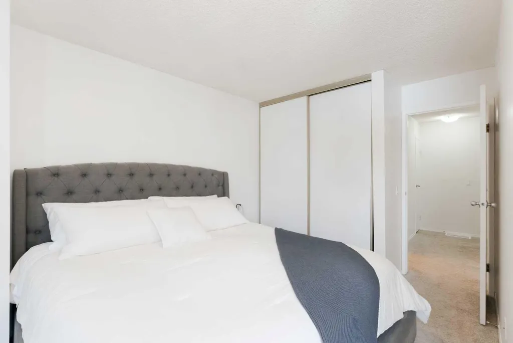 420 Grier Avenue NE Calgary AB T2K 5X6