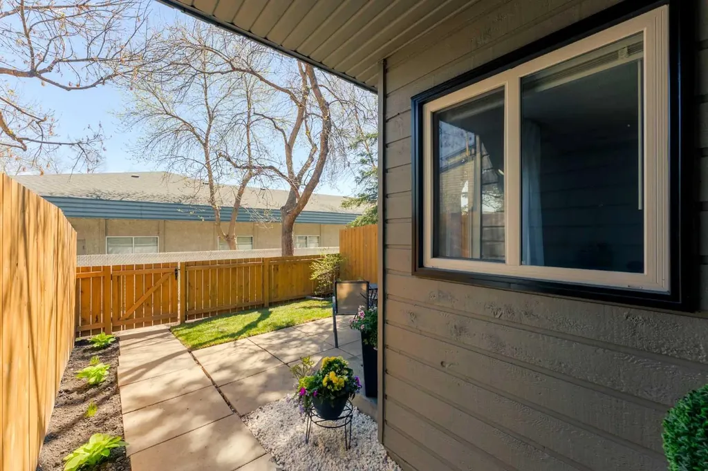 420 Grier Avenue NE Calgary AB T2K 5X6
