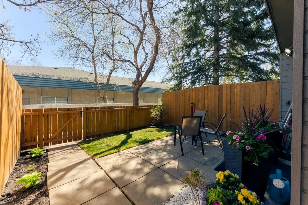 420 Grier Avenue NE Calgary AB T2K 5X6