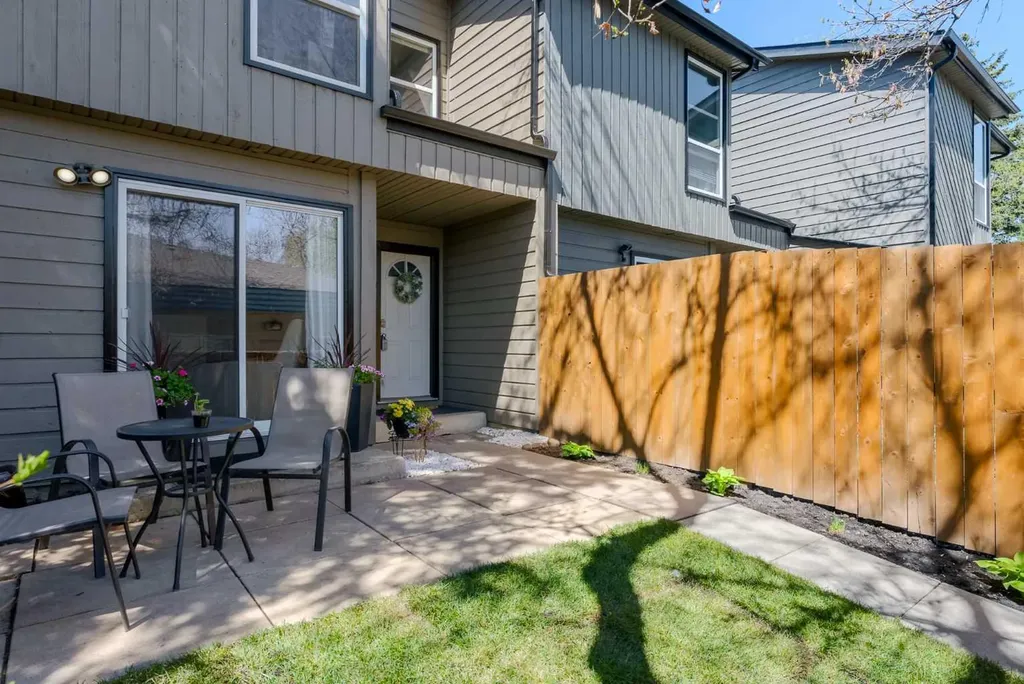 420 Grier Avenue NE Calgary AB T2K 5X6